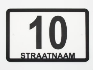 Huisnummerplaat met straatnaam